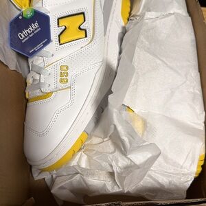 New Balance Men's White and Yellow Boots
